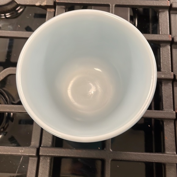 Antique blue Pyrex mixing/ nesting bowl 401 marked on bottom. - Picture 5 of 6